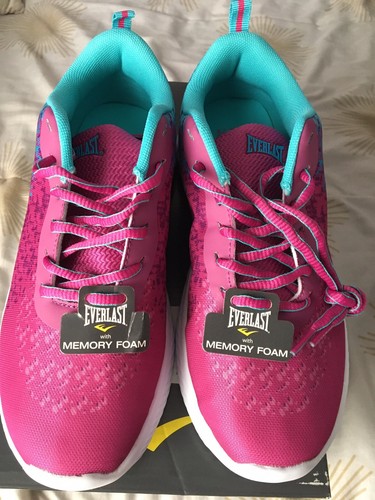 Size 7.5 Everlast Womens Running Shoes 