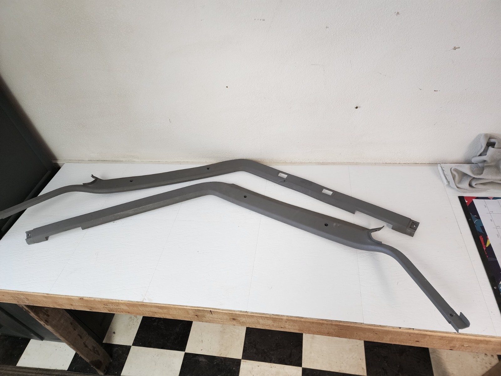 Jeep Cherokee XJ 19841996 A Pillar Windshield Trim moldings door dri