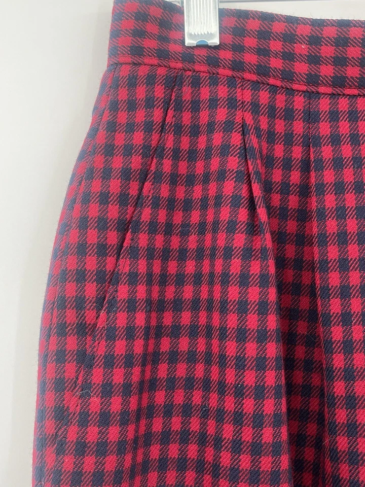 Pendleton Women's Wool Red & Navy Skirt Size 10 Fits Like Size 6 Vintage - Image 2 of 4