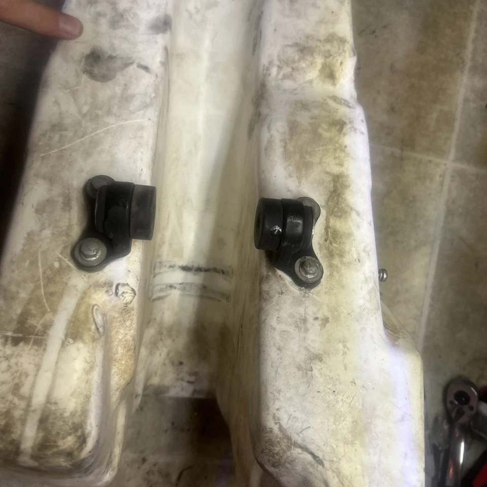 Honda CR125R CR250R CR250 1993-1996 OEM TANQUE DE COMBUSTIBLE tapa de gasolina ver descripción Foto 4 de 4