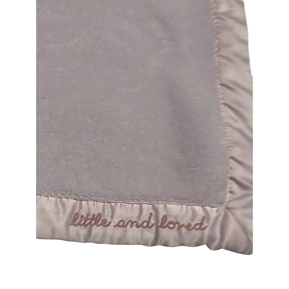 Manta de seguridad Carter's Little and Loved rosa bebé Lovey mate satinado Foto 4 de 4