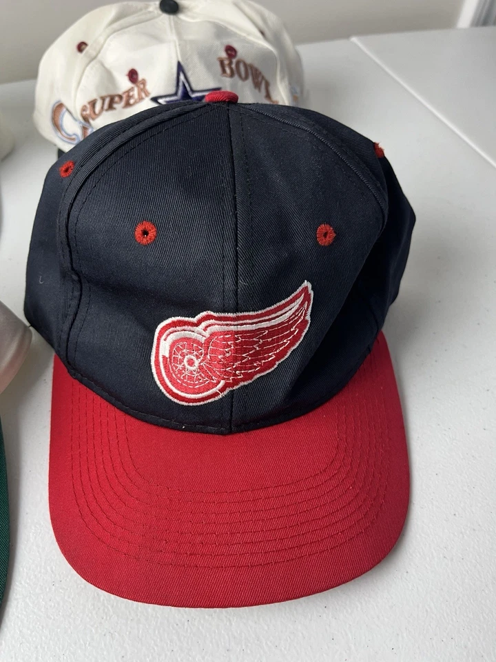 Lote De 6 Sombreros SnapBack De Colección Años 90 con Defectos Spurs Medias Blancas Especialidades Deportivas Foto 4 de 4