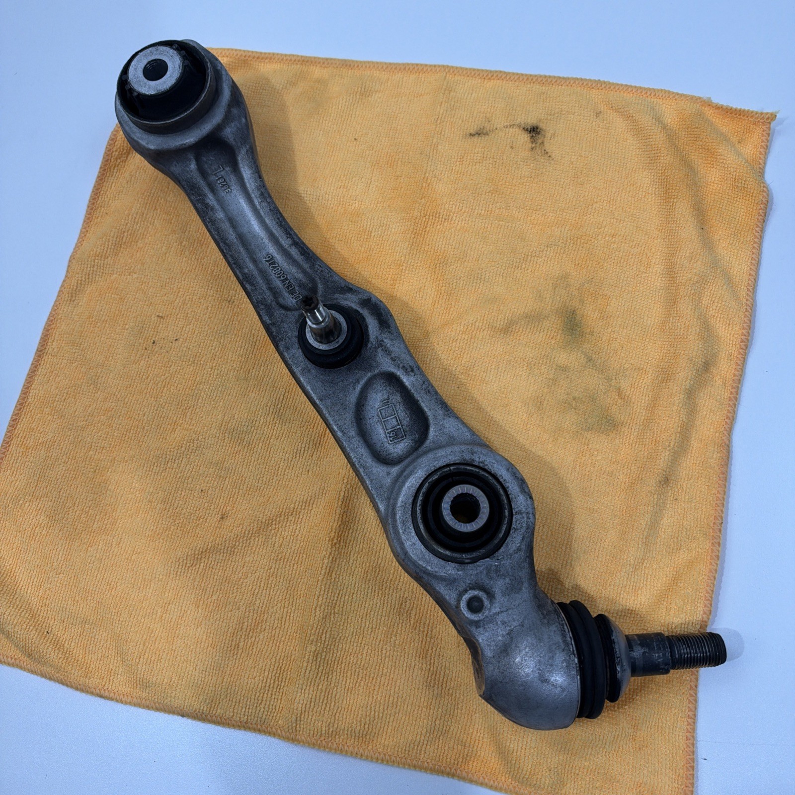 Rolls-Royce Cullinan Front Lower Control arm P/N 31106893395