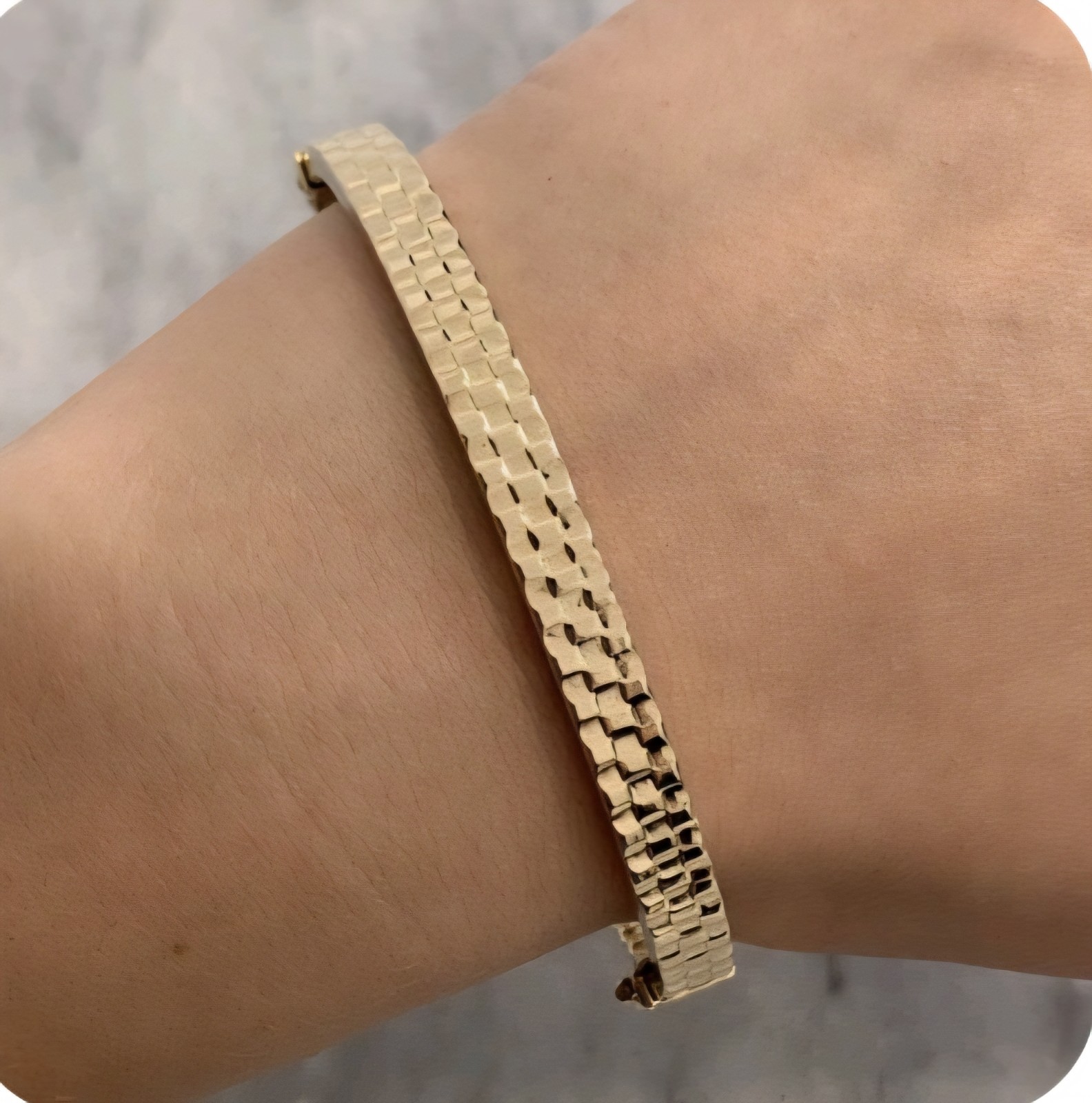 Embossed Pattern 9ct Gold Hinged Bangle