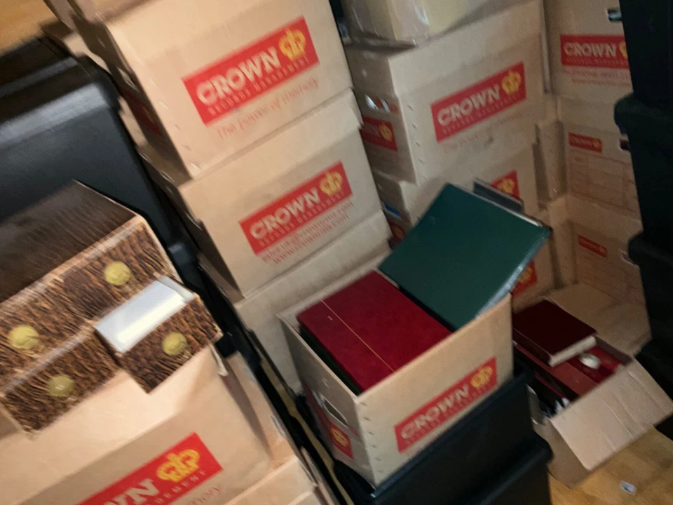 World stamps MESSY MESSY CLEAR OUT JUNKY SORTING BOXES 7kg++ See description - Image 3 of 4