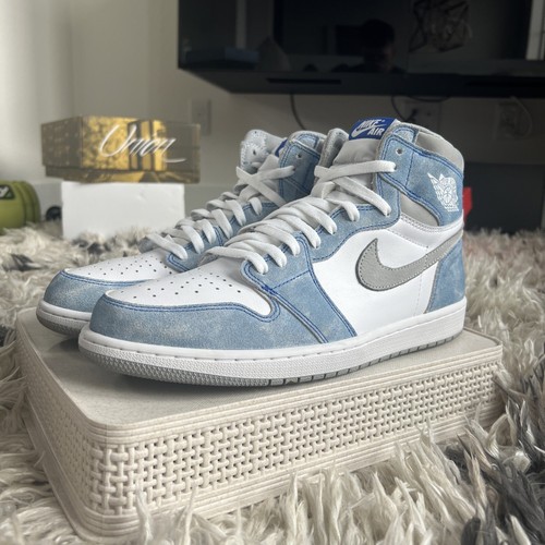 Air Jordan 1 Retro High OG Hyper Royal Size 12