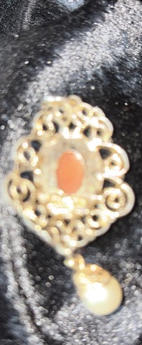 Cameo Pendant Left Facing Young Lady 2.25 Inches Long - 第 4/5 張圖片