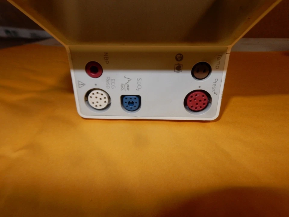 Philips Intellivue MX100 Patient Monitors w/ Battery REF 867033 + Warranty - Image 3 of 4