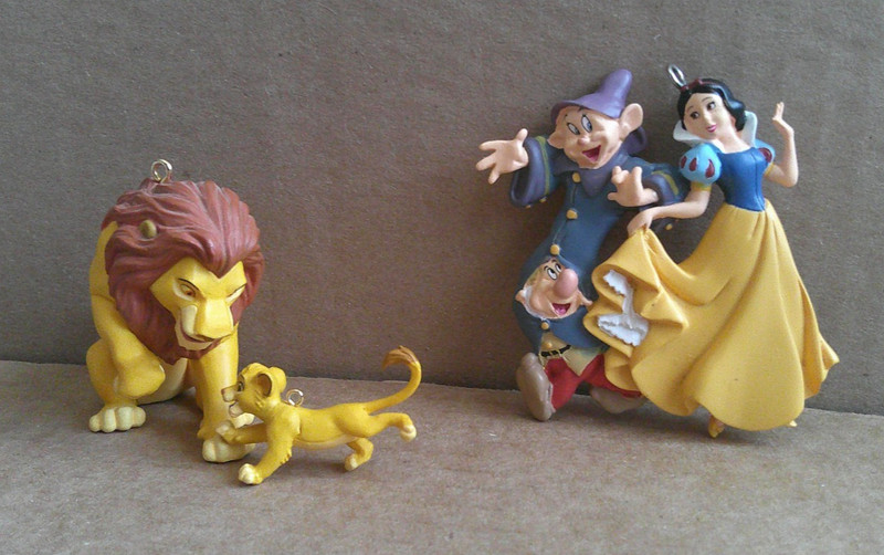 Hallmark Keepsake Ornament SET (Disney Princess/Mufasa and Simba)