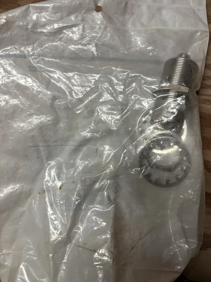 Allen Bradley 871TM-DH15NP-D4 - Image 2 of 2