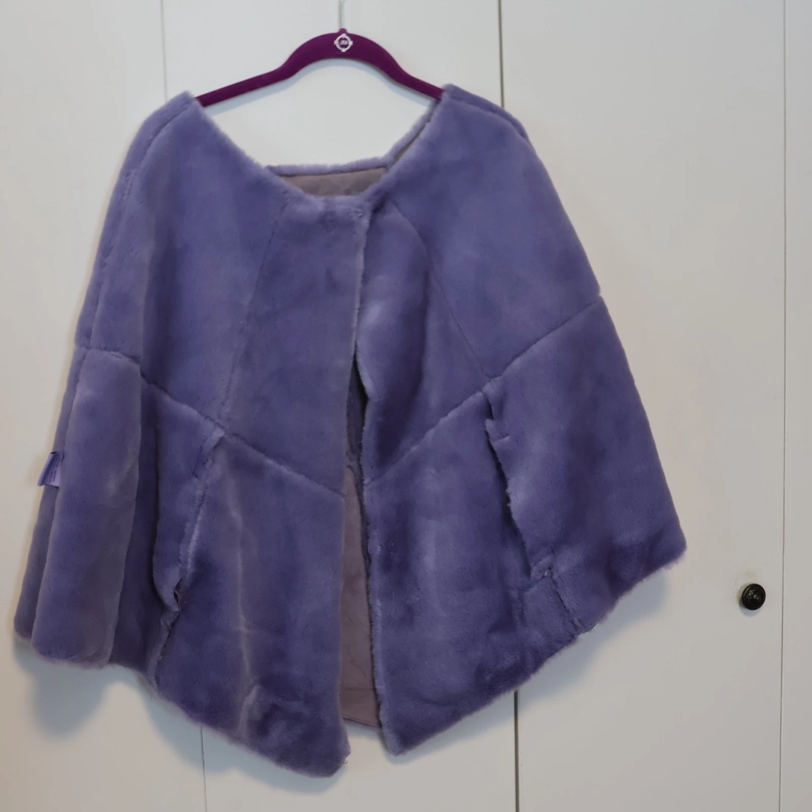 UGG Genuine Shearling Poncho VTG Purple Lilac Size S/M EUC