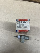 BRIGGS STRATTON TANK OUTLET  new in package (...