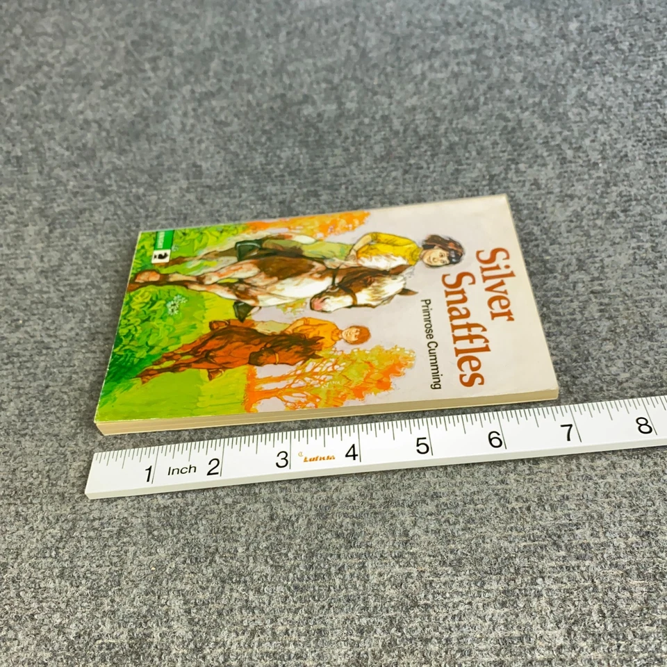 Silver Snaffles Primrose Cumming 1976 RARE 1st Edition Paperback Riding Ponies - Image 4 of 4