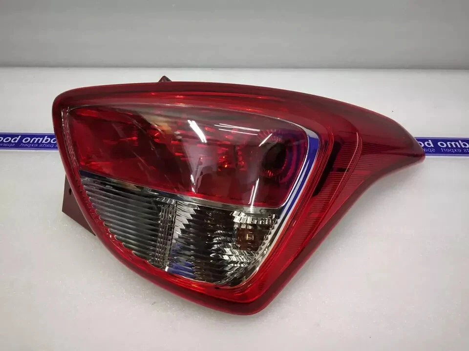 Faro trasero izquierdo Hyundai Grand i10 2013-2019 - Conjunto de luz trasera lateral izquierda Foto 4 de 4