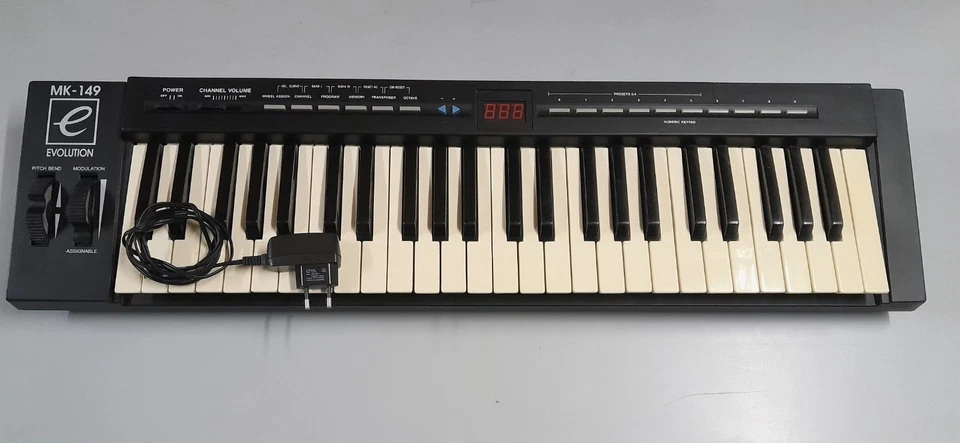 Evolution MK-149  midi Tastatur, mit 49 Tasten, mit Netzteil.