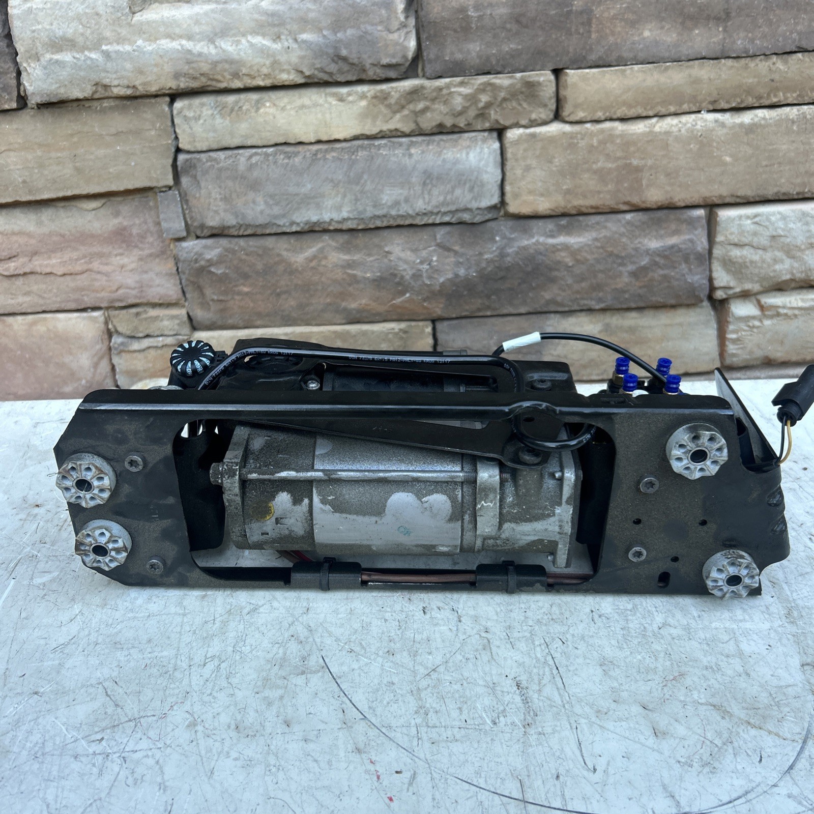 Rolls Royce RR4 Ghost Air supply system air suspension 37206850319
