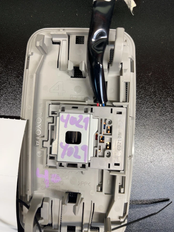 ✅ Toyota Corolla 2016 lámpara de techo OEM Foto 2 de 3