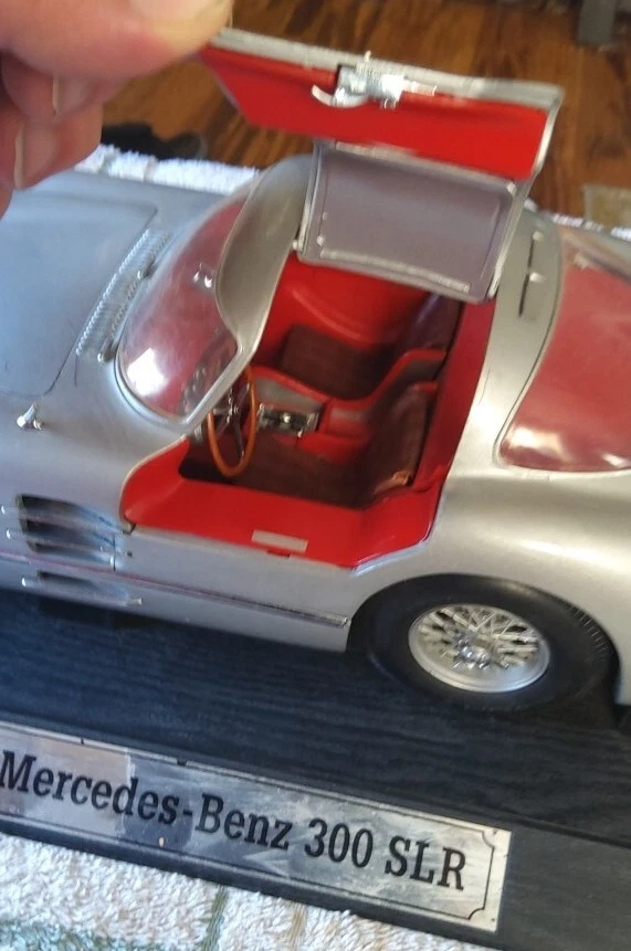 Revell escala 1/12 diecast 08851 MERCEDES 300 SLR 1954 - coche plateado Foto 4 de 4