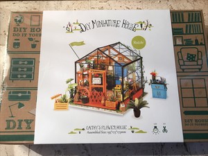 cathy's flower house dg104