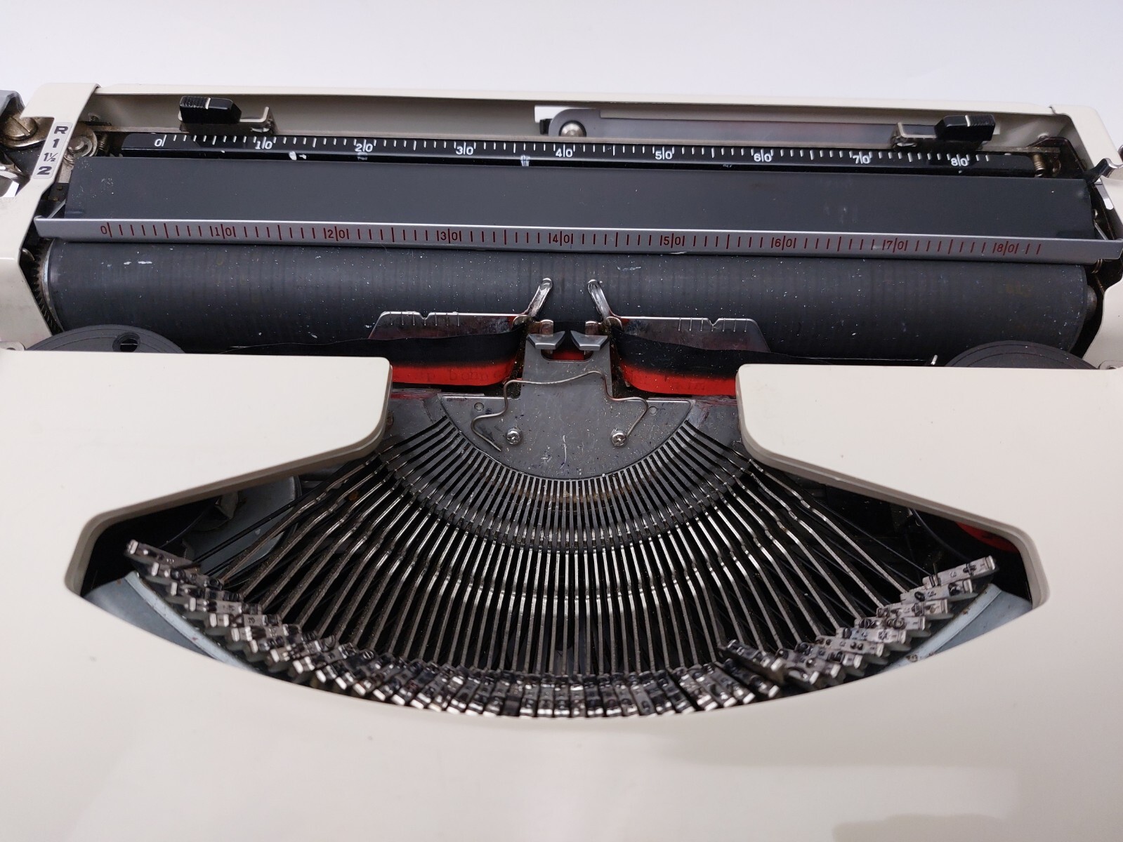 Vintage BROTHER ACTIVATOR 800T Manual Typewriter (Made in Japan Beige