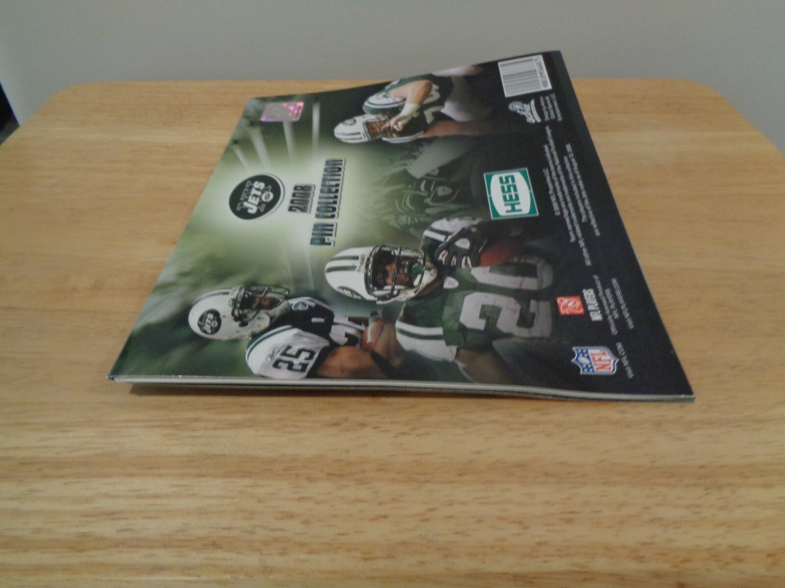 HESS OIL COMPANY 2008 JETS FOOTBALL PIN COLLECTION FOLDER & 12 PINS ALL COMPLETE