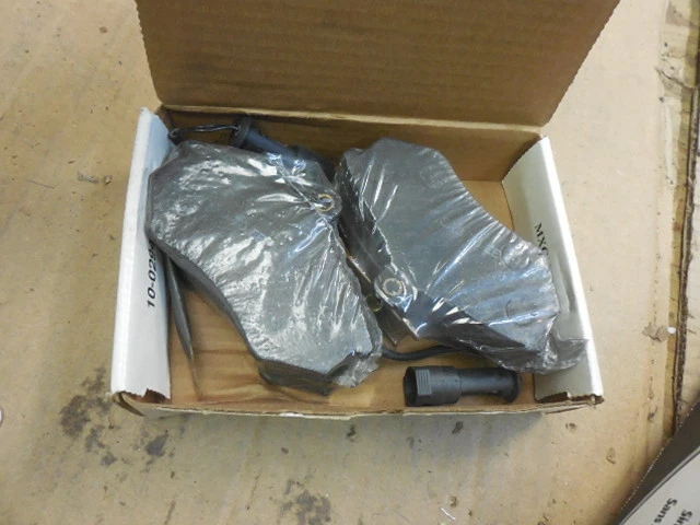 Pastillas de freno de disco semimetálicas delanteras Audi 80/90 Quattro 8/83-85 65-290 BP-101 Foto 2 de 4