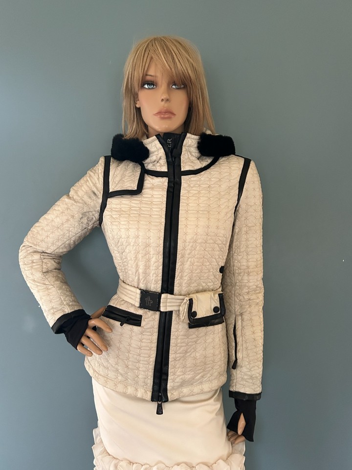 MONCLER!!! $3000+!! Grenoble Down Ski Jacket with removable Hood!! XS
