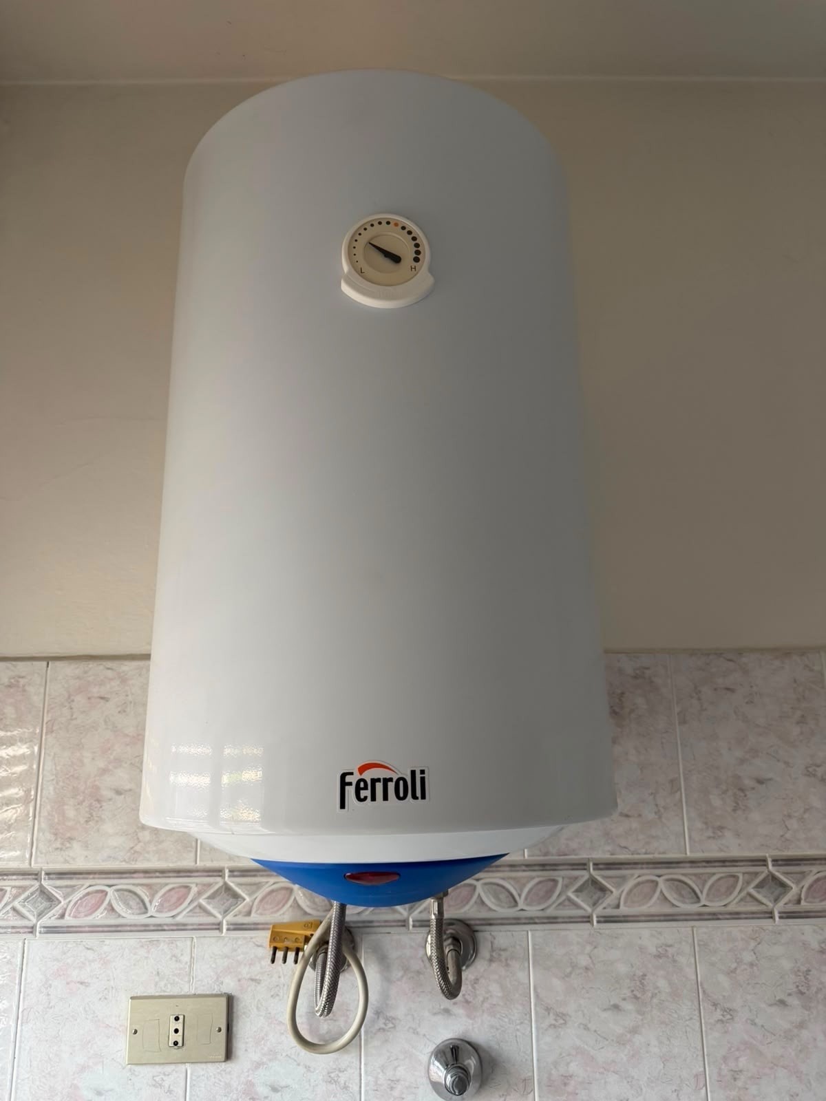 Ferroli Calypso Scaldabagno elettrico a parete bianco (boiler) 80 Litri - 1200w