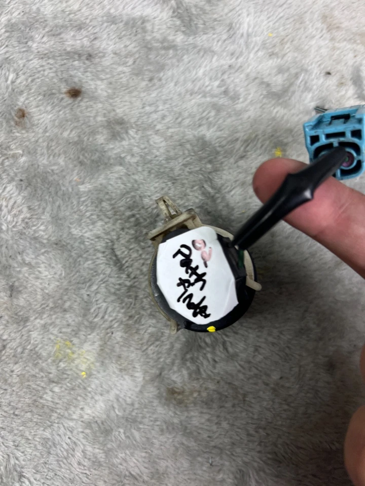 Interruptor de vacío Nissan Pathfinder 2001-2004 válvula de control de remolino SPDB28-111 OEM Foto 2 de 4