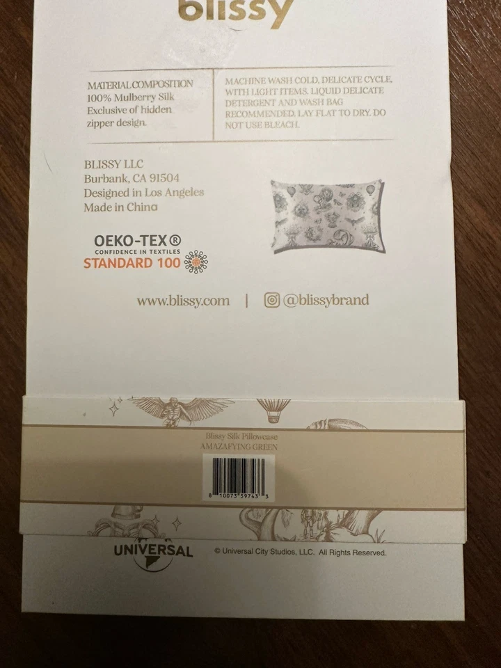 Funda de almohada de seda Wicked x Blissy Mulberry tamaño estándar verde increíble Foto 2 de 4