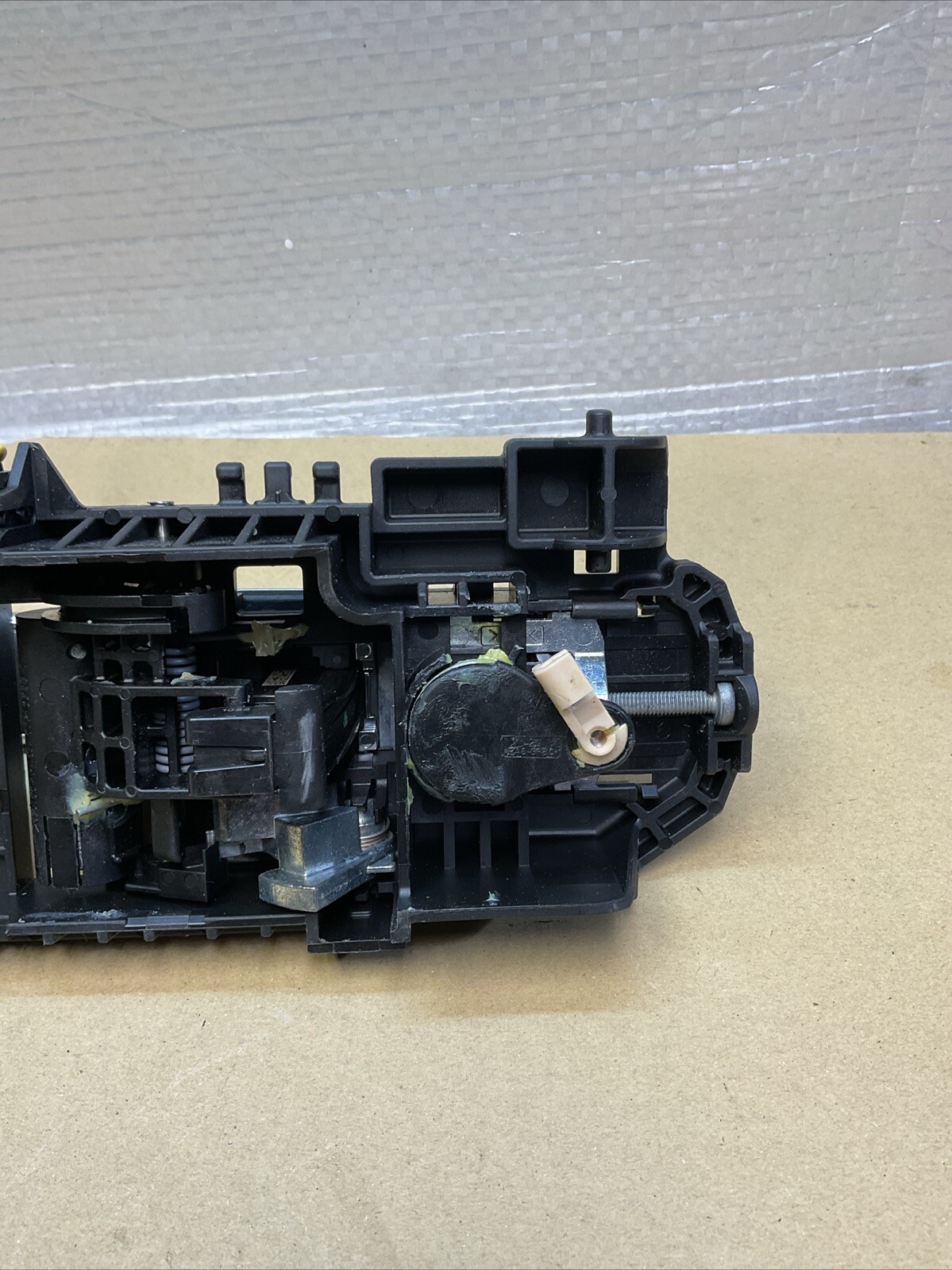 2014 - 2024 MASERATI QUATTROPORTE FRONT LEFT EXTERIOR DOOR HANDLE OEM 68194121AC