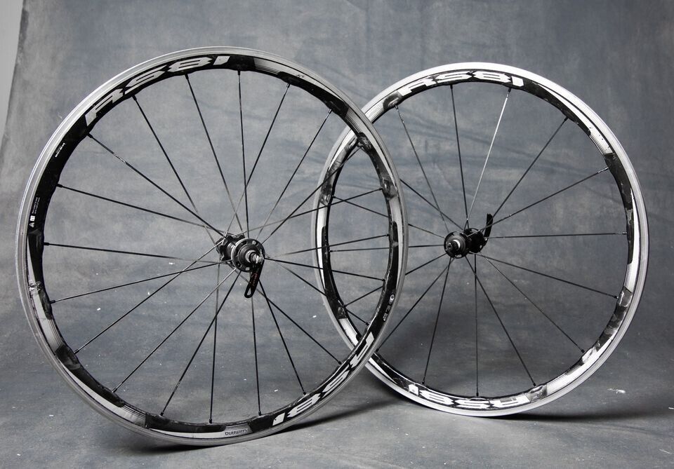 Shimano RS81, Carbon Fiber Wheelset, 11 Speed Shimano / SRAM Shimano RS81, Carbon Fiber Wheelset, 11 Speed Shimano / SRAM