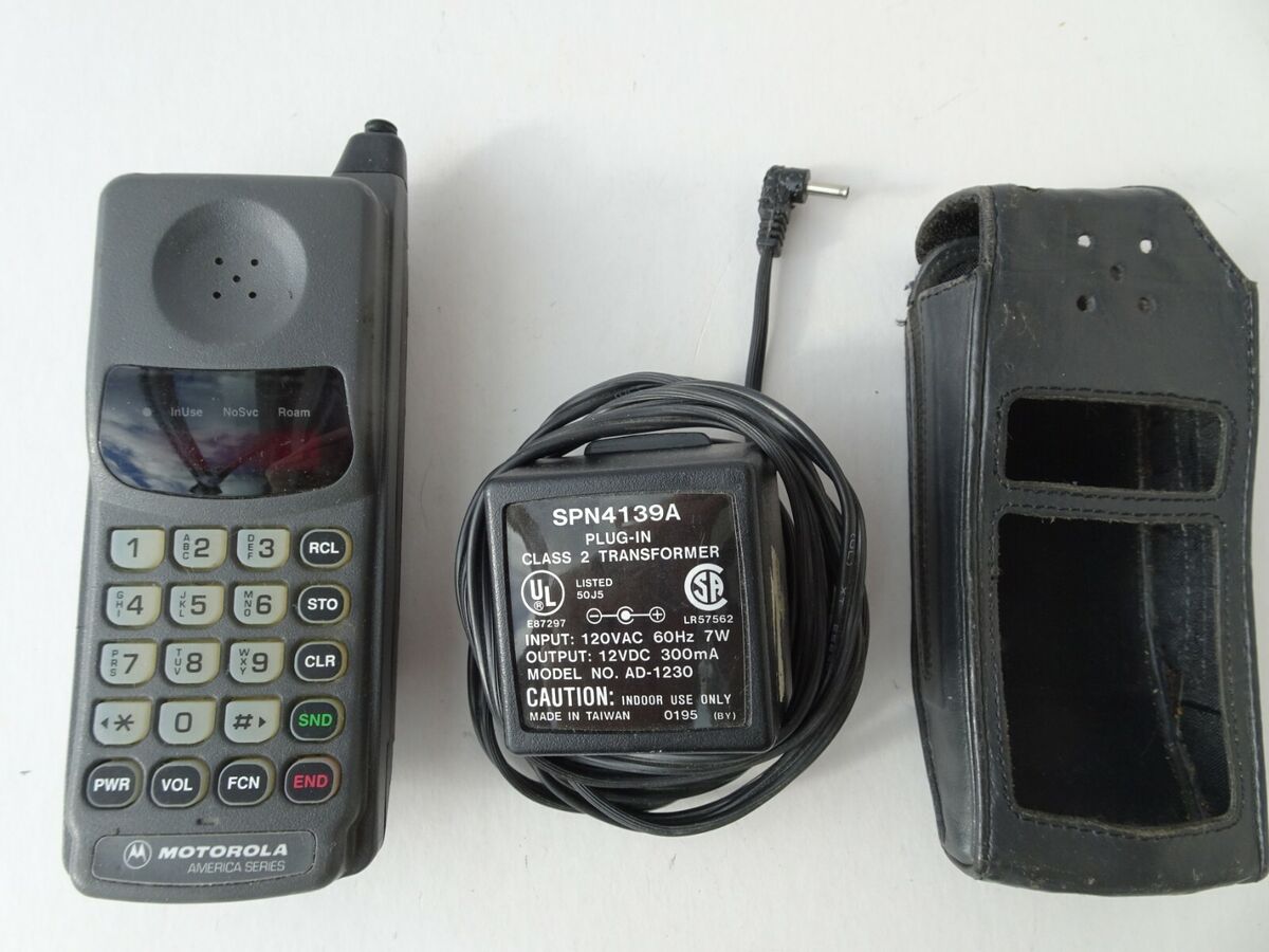 Vintage 1994 MOTOROLA Deluxe Cellular Pocket Phone 34644A Vintage 1994 MOTOROLA Deluxe Cellular Pocket Phone 34644A