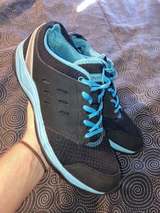 vionic venture walking shoes