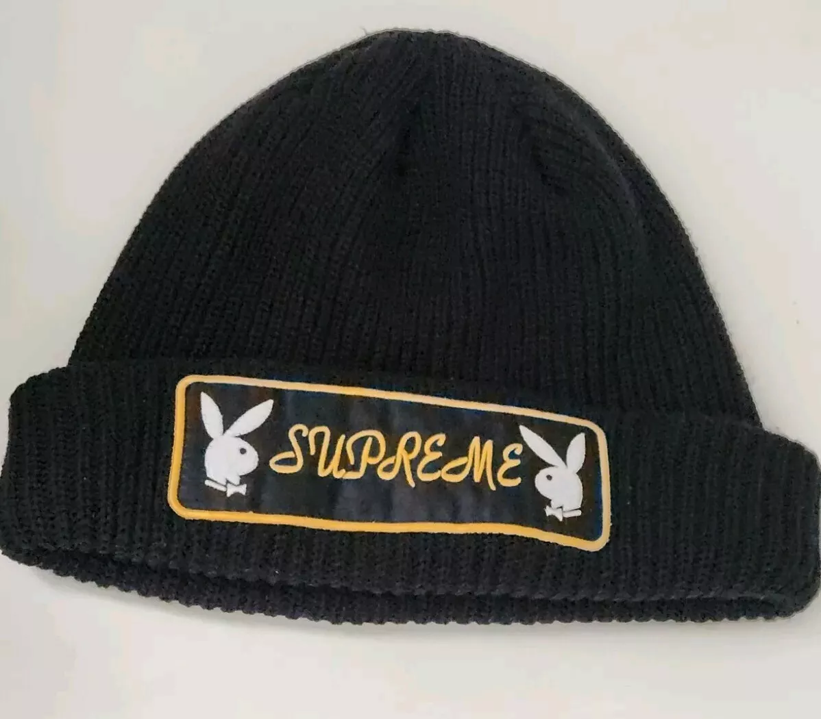 Chapeau noir bonnet patch FW16 Supreme x Playboy fabriqué au Canada