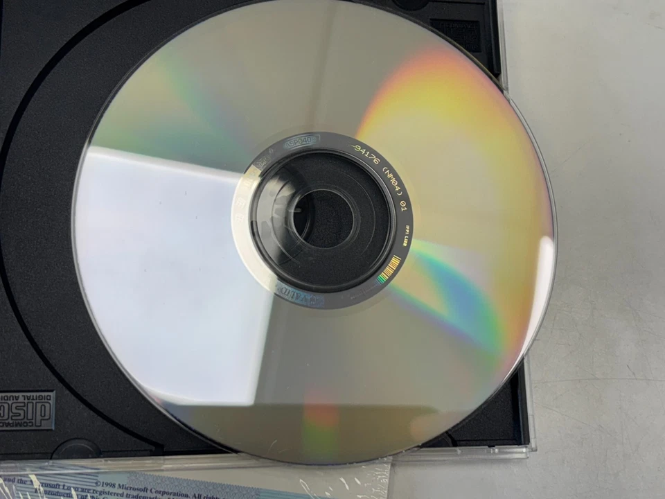 Discovering Microsoft Word 2000 OEM Software - CD & Licence Key - Image 3 of 3