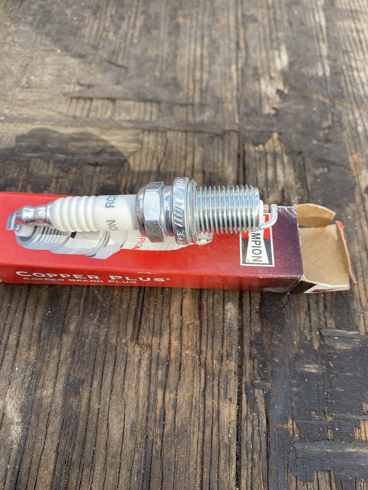MC19 Lot of 1 Champion 71 Spark Plug