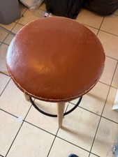 Vintage Retro Brown Faux Leather Bar Stool – Wooden Legs & Circular Footrest