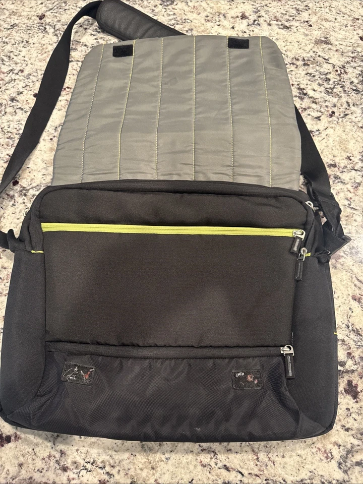 Case Logic VNAI-215 15.6" Laptop Briefcase Topload, Color: Black #3201492 - Image 2 of 4