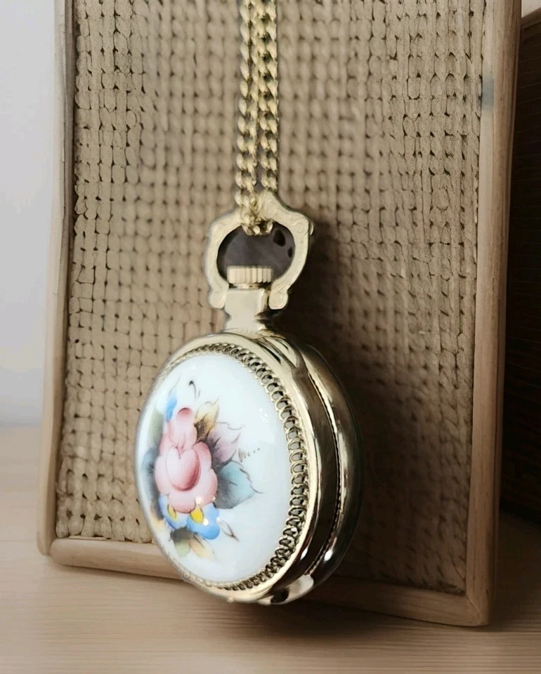 Chaika Vinatge Soviético Mujer Joyería Colgante Trabajo Reloj Chapado en Oro Foto 4 de 4