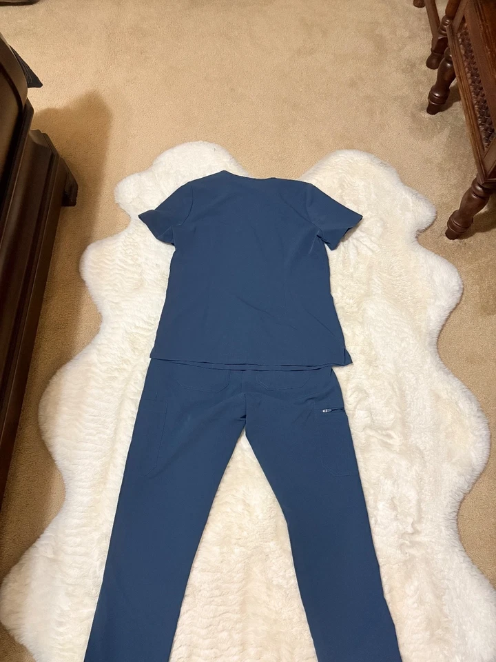FIGS Technical Collection Scrub Set Womens Small Blue nurse Yoga DISCONTINUED - Image 4 of 4