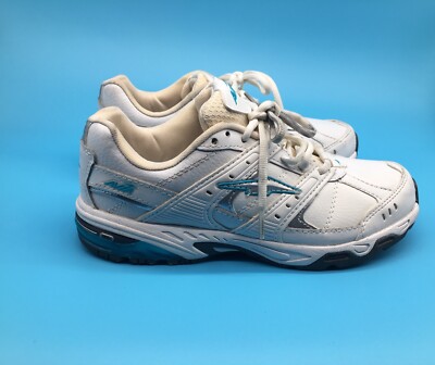 avia white tennis shoes