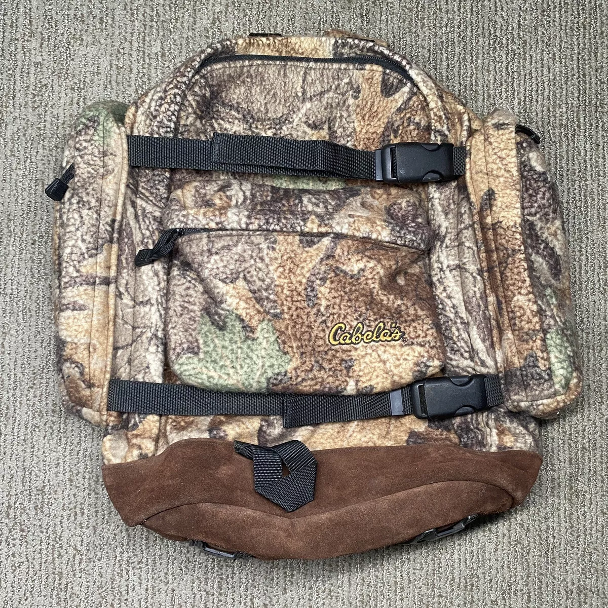 VTG Cabelas Camo Hunting Backpackpack Fleece Suede Leather Bottom