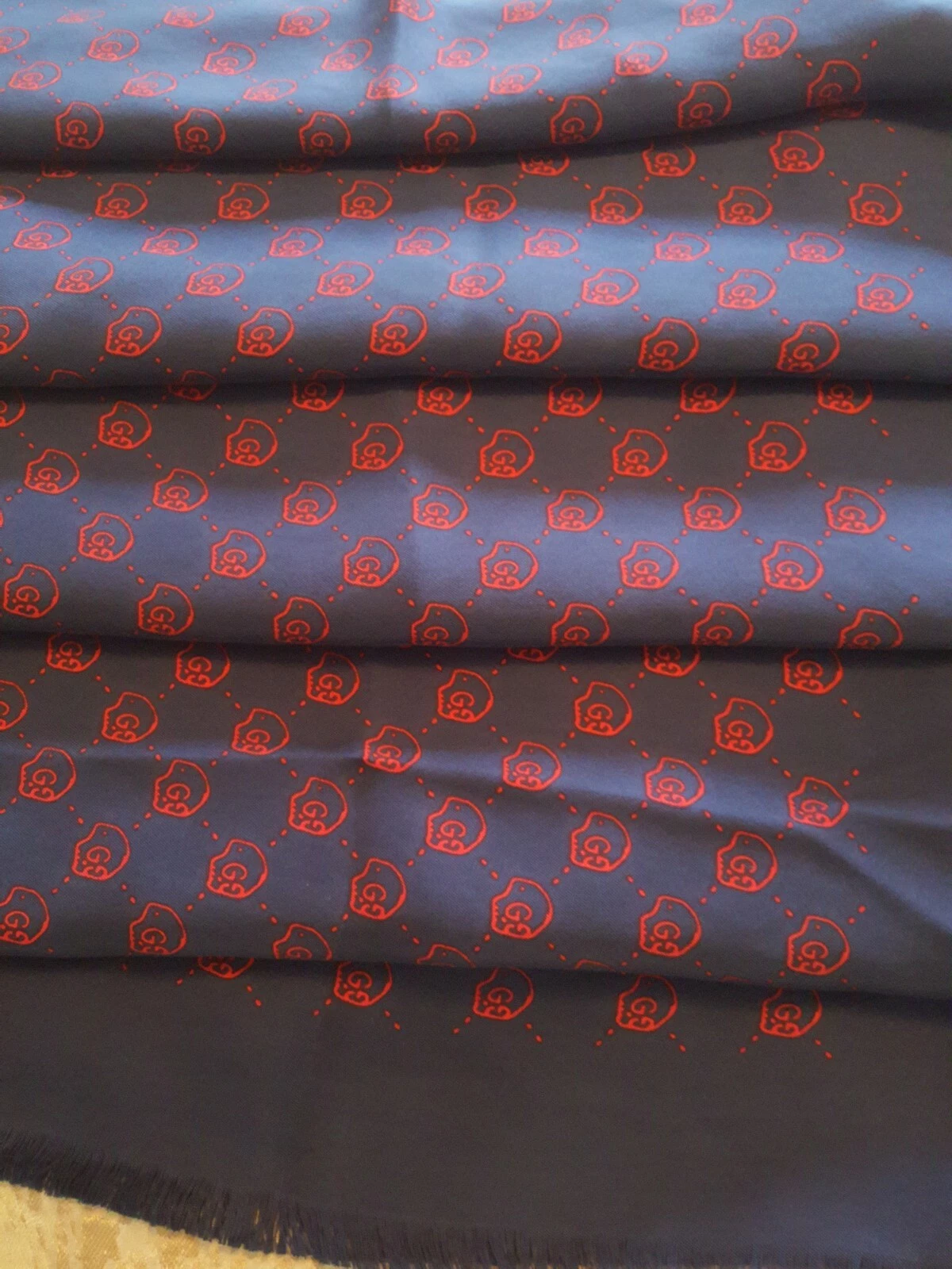 Écharpe GUCCI bleu saphir soie « GG Hamlet » neuve avec étiquettes logo GG rouge
