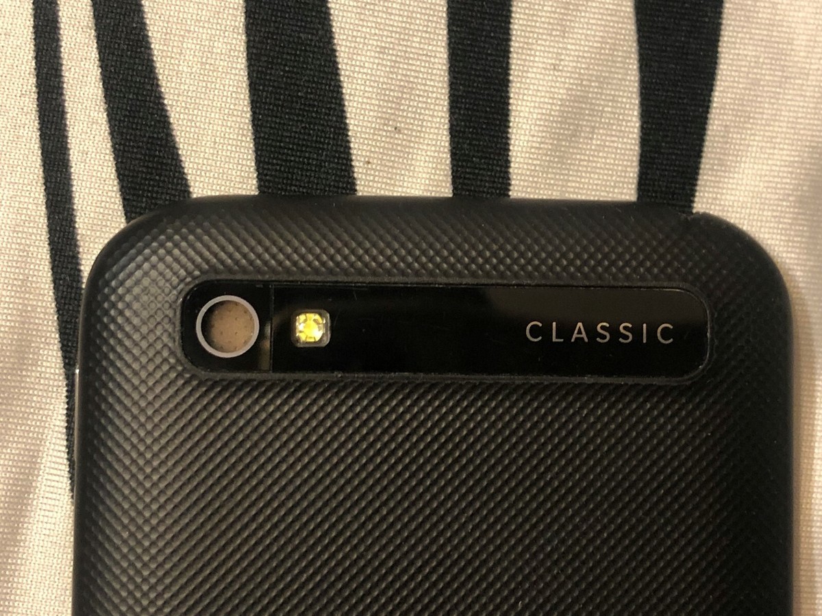 BlackBerry Classic - 16GB - Black (Unlocked) --Excellent