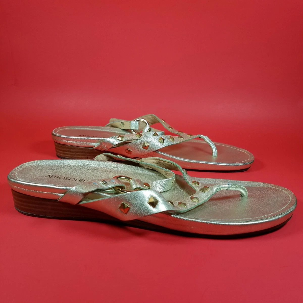 Aerosoles Women s Size 10 Gold Studded Leather Thong Flat Sandals