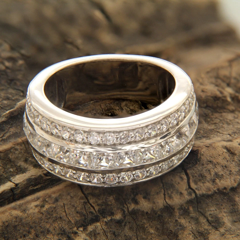 Anillo de compromiso de 3 filas de diamantes simulados princesa de 4,25 quilates tamaño 6,5 en plata 925 Foto 2 de 4