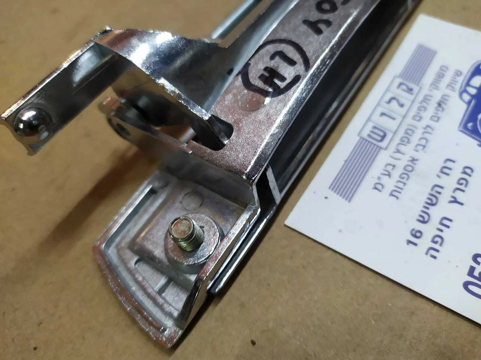 PEUGEOT 504 lado esquerdo externo ALÇA DA PORTA 9101-43 LH - Imagem 2 de 4