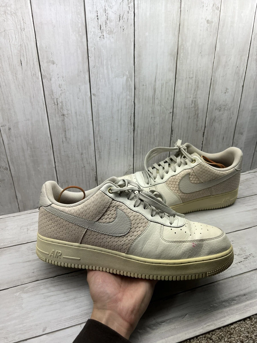 Nike Air Force 1 '07 LV8 Men's Shoes.