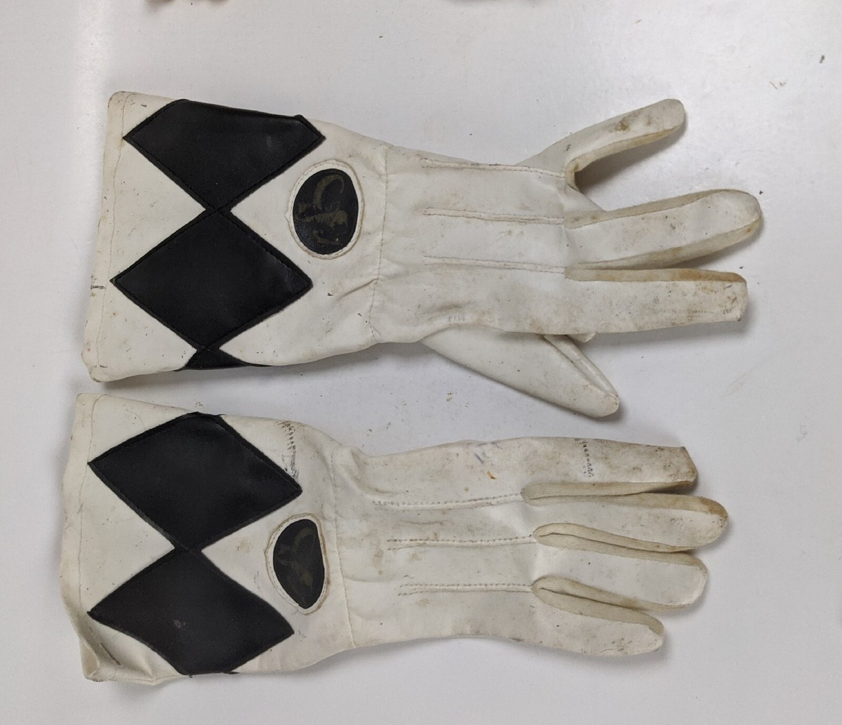 1994 Saban Mighty Morphin Power Rangers Gloves Black Ranger Kid